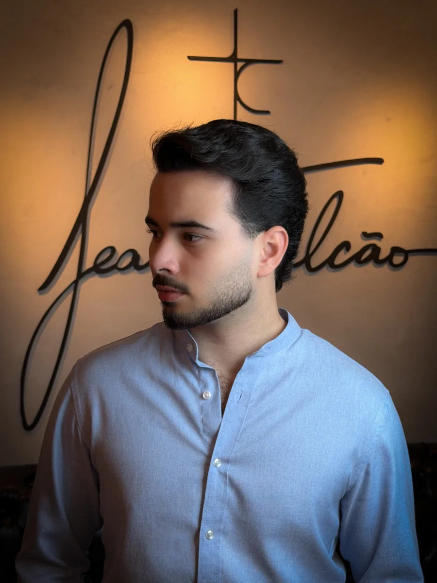 Corte e barba finalizados em um atendimento do acervo